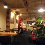 TRACTION book cafe - 落ち着いた空間が広がる