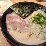 熟成とんこつラーメン専門 一番軒 - 