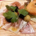 ビストロ・クレアンテ・トウキョウ - オリーブの塩漬けと生ハム【2018.5】