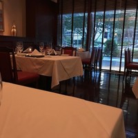 ルース クリス ステーキハウス - 店内は暗め