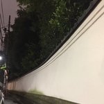 御料理 宮坂 - この根津美術館の塀は、京都らしさがあるようです。