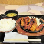Butaya Tonichi - とんテキ定食。961円