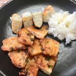 粟野蒲鉾店 - これは、フライパンで軽く炙って、大根おろしを乗せて食べるとバッチリ！！