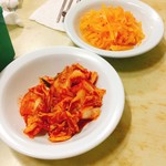 高岩食堂 - キムチ・大根