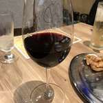 肉バル わいん プラチナフィッシュ 新橋鉄板バル - 赤ワイン