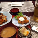 Nabeya Iemon - 1804_Nabeya Iemon-鍋や 伊右衛門-Karawang_SUBUTA TEISHOKU＠98,000Rp(酢豚定食)酢豚、白身フライ、サラダ、ご飯、豚汁、漬物+NAMA BEER CHU@65,000Rp(生ビール)