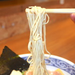 寿製麺 よしかわ - ストレート麺