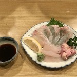 居酒屋勢人 - カワハギとヒラメの刺身。（800円）