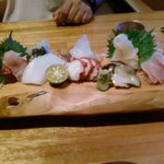 シュリンパー - お刺身の盛り合わせなら、一度にいろいろな味が試せる♪