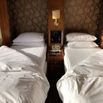 The Blue Train - 部屋に戻るとツインベッドに変身♪