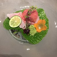 吉祥 吉祥寺店 - [造里]
                  桜鯛、苺赤貝 (妻一式)