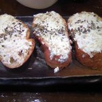 粉ひで - 新メニュー：フランスパンのクリームチーズ乗せはワインにも！