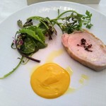 mondo - マンガリッツァ豚ロースとマンゴーのソース