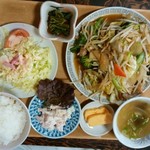 イナリ食堂 - 野菜炒め定食　900円