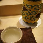 寿司処 しん - 日本酒 作(ｻﾞｸ)･槐山一滴水 ｶｲｻﾞﾝｲｯﾃｷｽｲ (純米大吟醸・三重県) 1合 2,000円 2018年05月