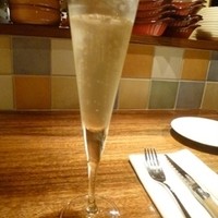 シャンパン食堂 - グラスシャンパン
