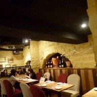 シャンパン食堂 - カジュアルな雰囲気