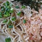 手打ち蕎麦わ - 鰹節と切り海苔とワケギの薬味！ぶっかけでもつけ蕎麦でも！