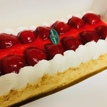 ドリームサンタ - 料理写真:苺のロールケーキ