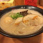 博多 くまちゃんらぁめん - 味玉入りクリーミーとんこつ