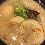 博多 くまちゃんらぁめん - 味玉入りクリーミーとんこつ