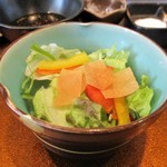 旬彩 天ぷら 心来(しんら） - 自家製和風ドレッシング の サラダ。　　　　　2018.05.01