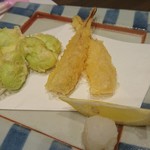 天ちら・蕎麦 あ.まると - 天婦羅（空豆と筍）