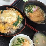 秋芳館 湧水亭 - カツ丼・きつねうどん