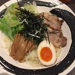 本格豚骨ラーメン 恵壱 - 恵壱の冷やしとんこつ 850円
            （並、大盛り共に同一お値段）