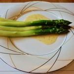シェ・ジャニー - グリーンアスパラガス、レモンバターソース