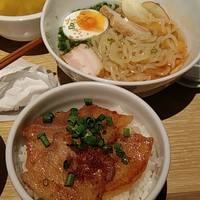 神楽坂焼肉 Kintan - 小豚丼と冷麺食べかけ　スープもつきました