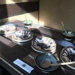 福わ家 - テーブルはコンロが設置されてます