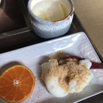 福わ家 - デザート：みかんとミルク餅　柚子茶
