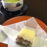 山中温泉　花紫 - 丁寧に入れられたお茶は美味しいです。