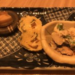 にくの助 - お通し（筍の土佐煮・紫蘇と梅の玉子焼き・オクラとマッシュルームのマスカルポーネ和え）