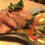 にくの助 - ローストビーフサラダ 780円。