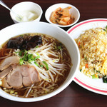 Za Niku Gyouza Shisenshuubou - ラーメン＆炒飯セット