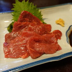 楽々亭 - 馬刺し700円