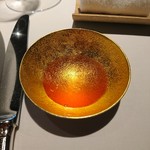 レフェルヴェソンス - (2018年4月　訪問)ウェルカムドリンクはロゼワインと焼酎のカクテル。お酒に強くないので慎重に頂きましたｗが、とても飲みやすかったです。