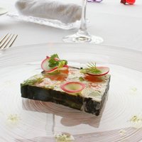 ツキ シュール ラメール - サーモンとアスパラガスのテリーヌ