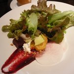 友人のランチコースの「川田農園の無農薬野菜サラダ」