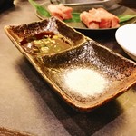 炭火焼肉 弁慶 - 塩胡椒で食べますよ‼︎