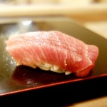 鮨みなと - ［2018/04］寿司④ 和歌山勝浦産中とろの握り