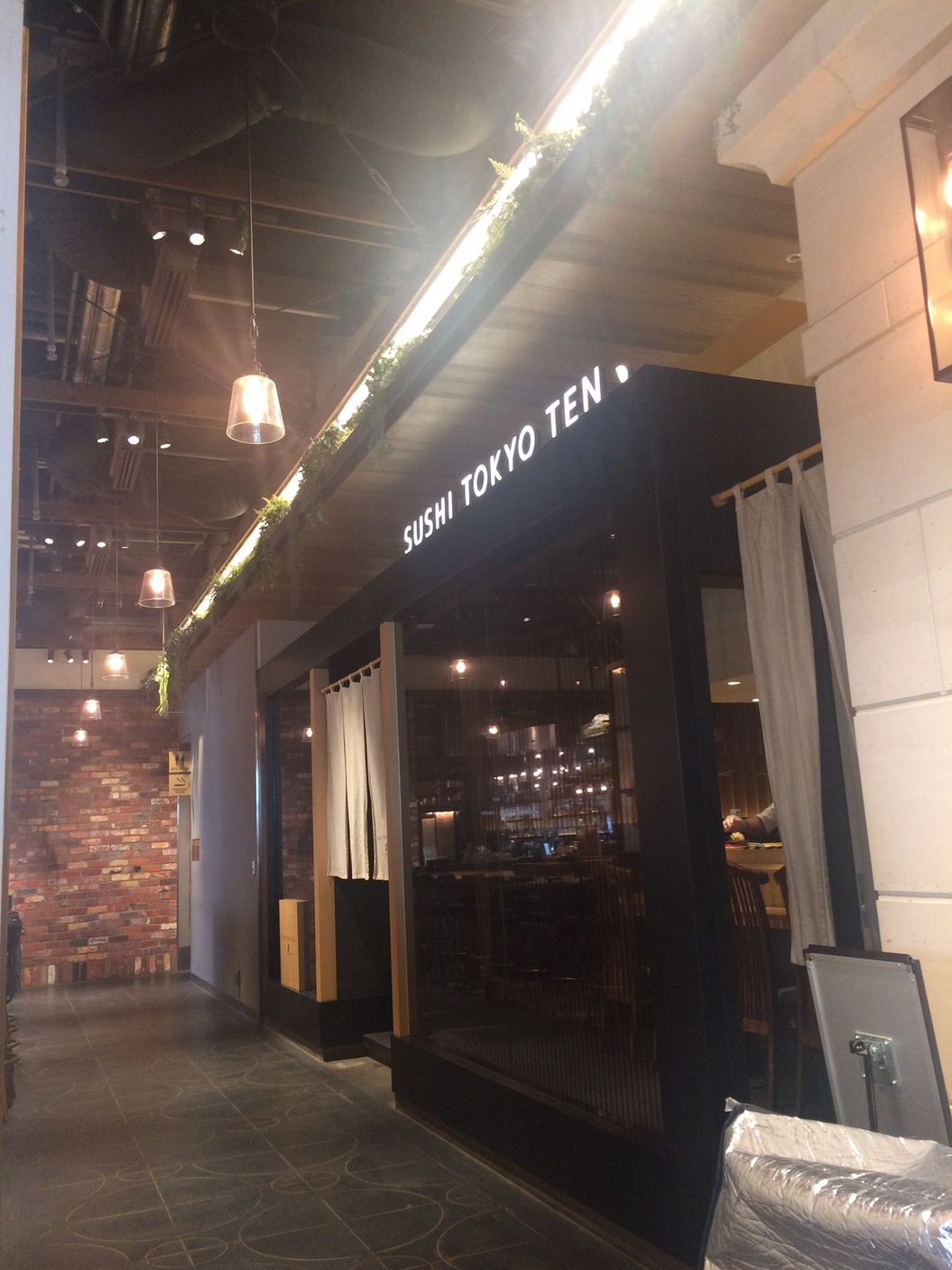 SUSHI TOKYO TEN、 新宿ニュウマン店