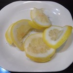 四ツ谷麺処スージーハウス - レモン絞りかす