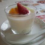 四川料理 桃源郷 - 正宗杏仁豆腐　　【　２０１１年７月　】