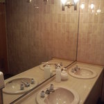 四川料理 桃源郷 - ホテルの洗面所　【　２０１１年７月　】