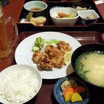 Suigetsu - 唐揚げを定食にしてもらいました。