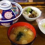 ふじや - お味噌汁・サラダ