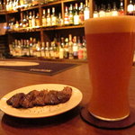 BAR usque-baugh - 鮪ホホ肉のソテー＆あくらビールホワイトエール
